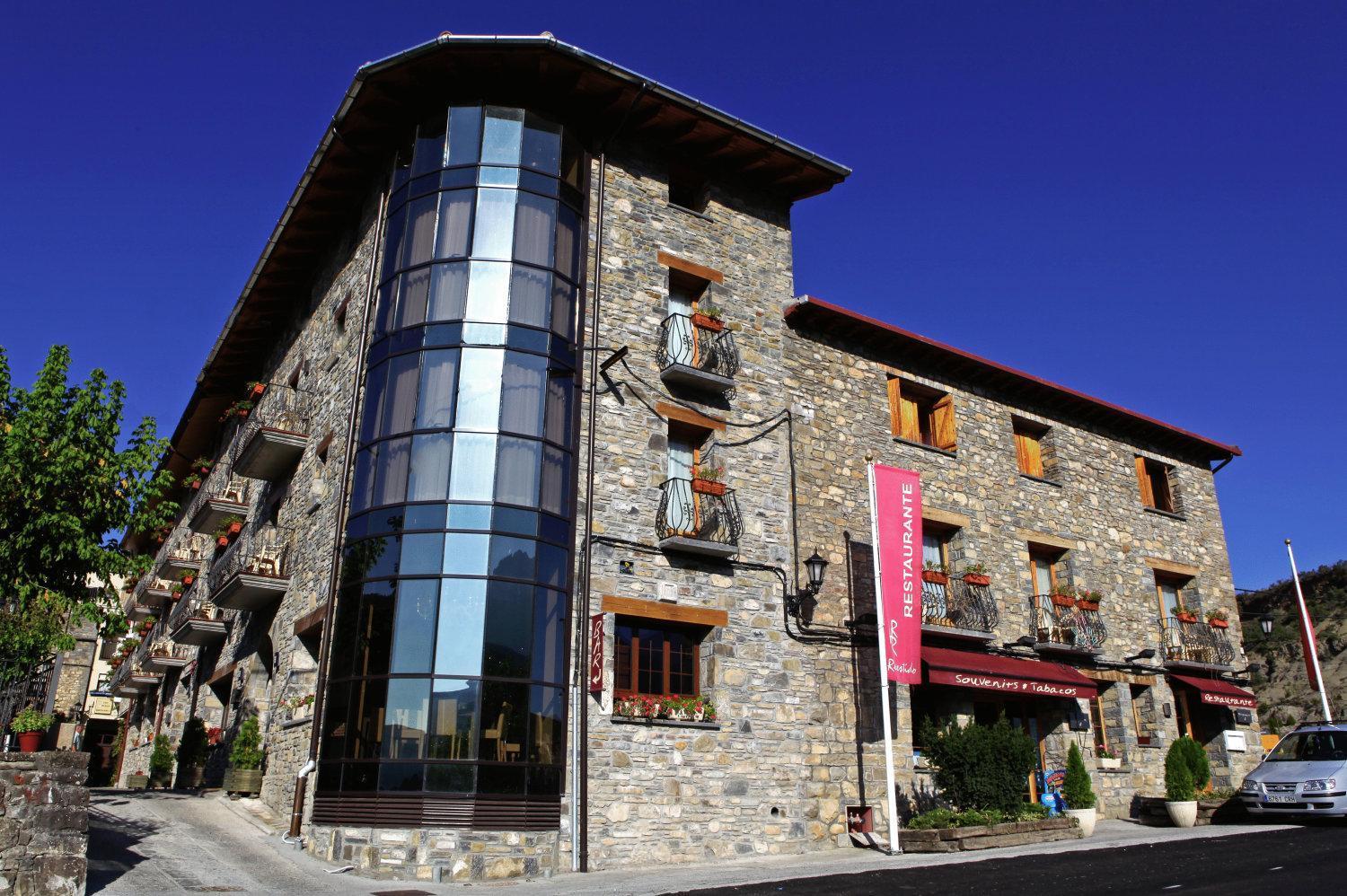 Hotel Restaurante Revestido Escalona Esterno foto