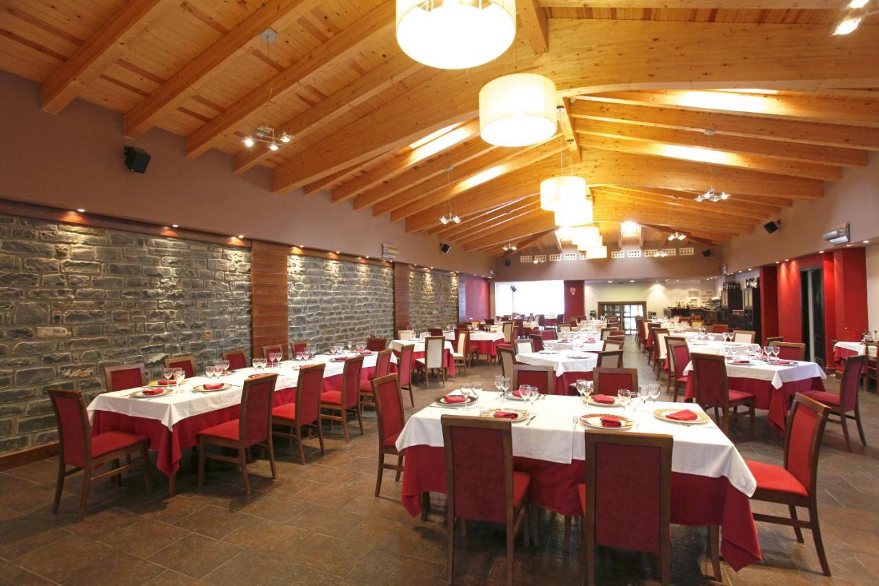 Hotel Restaurante Revestido Escalona Esterno foto